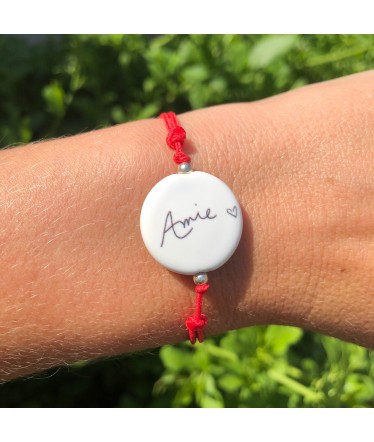 Bracelet porcelaine Amie. Des idées cadeaux de bijoux pour toute la famille par la créatrice de bijoux Mona Chabada.