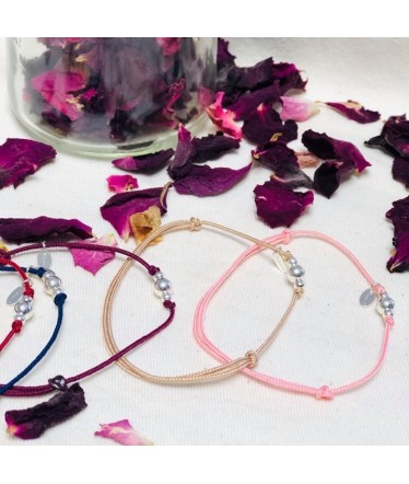 comme une fleur sur la peau bracelet très beau pas d'allergie